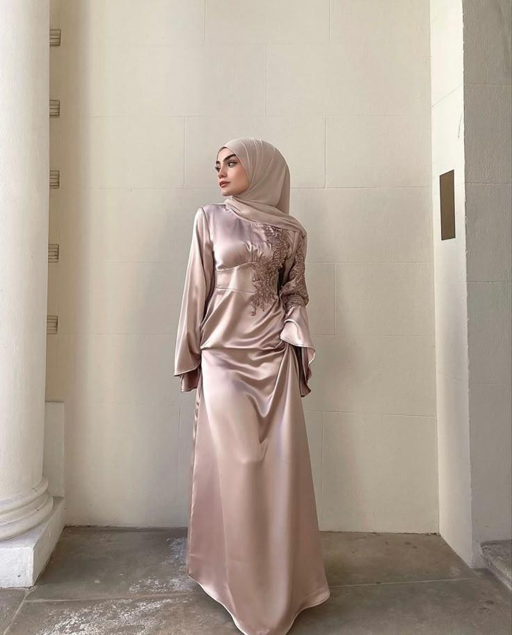 The Timeless Beauty of Iranian Style Abayas